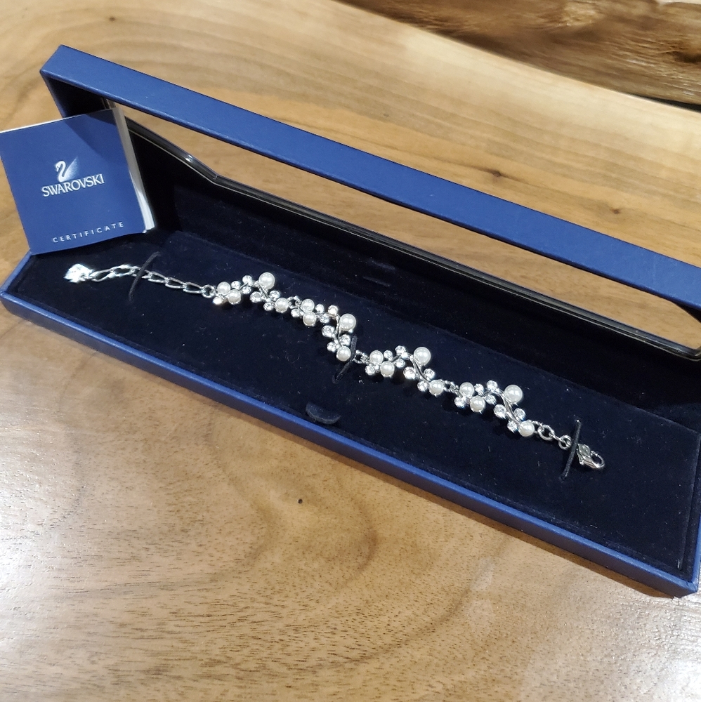Swarovski White Pearl Bracelet